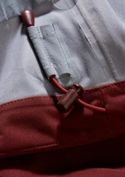 Rab "Kinetic 2.0 Jacket" - Oxblood Red -Outdoor Ausrüstungsgeschäft CAMPAIGN QWG 74 OR KINETIC 2 OXBLOOD RED DETAIL 06