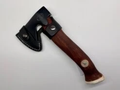 Karesuando "Skogsyxa Metsämis" -Outdoor Ausrüstungsgeschäft IMG 1195