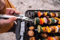 Leatherman "Wingman" 14 Leatherman "Wingman" -Outdoor Ausrüstungsgeschäft Leatherman Wingman Cooking Camping Women 4